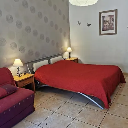 La Chaumiere 2*