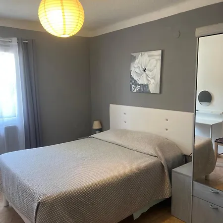 La Chaumiere Hotel 2*